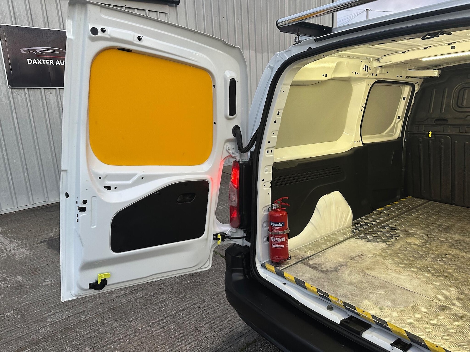 Used Peugeot Partner 2020 for sale - 76753252: Photo 46