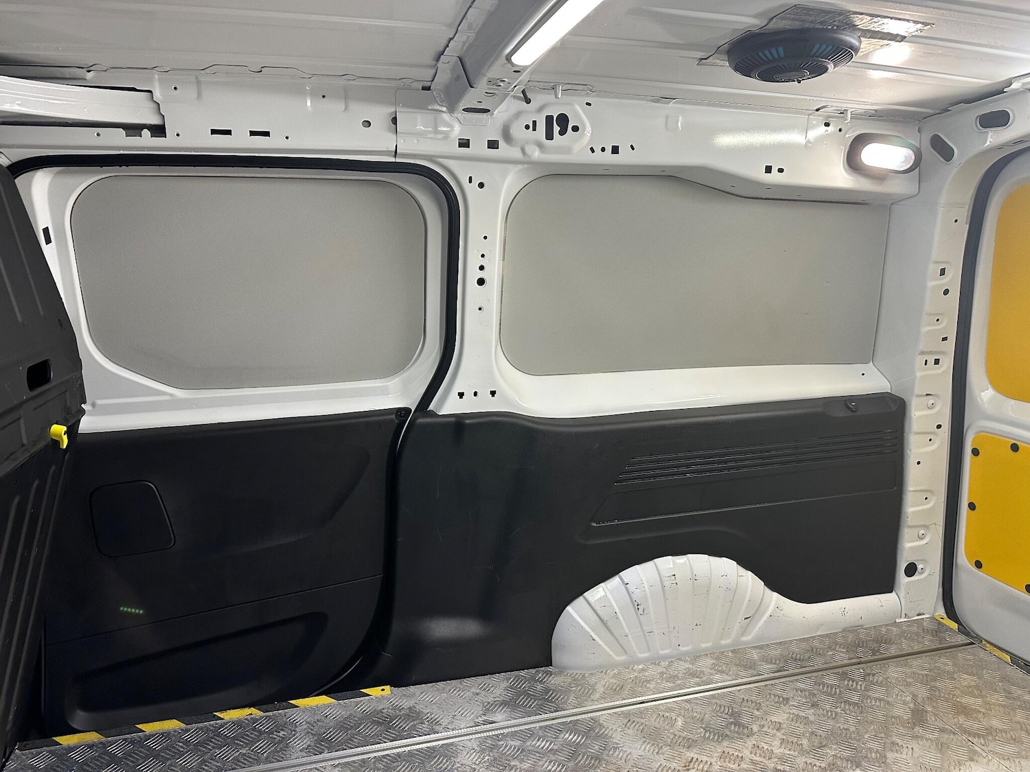 Used Peugeot Partner 2020 for sale - 76753252: Photo 47