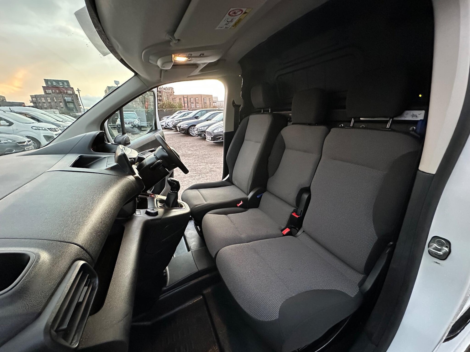 Used Peugeot Partner 2020 for sale - 76753252: Photo 54