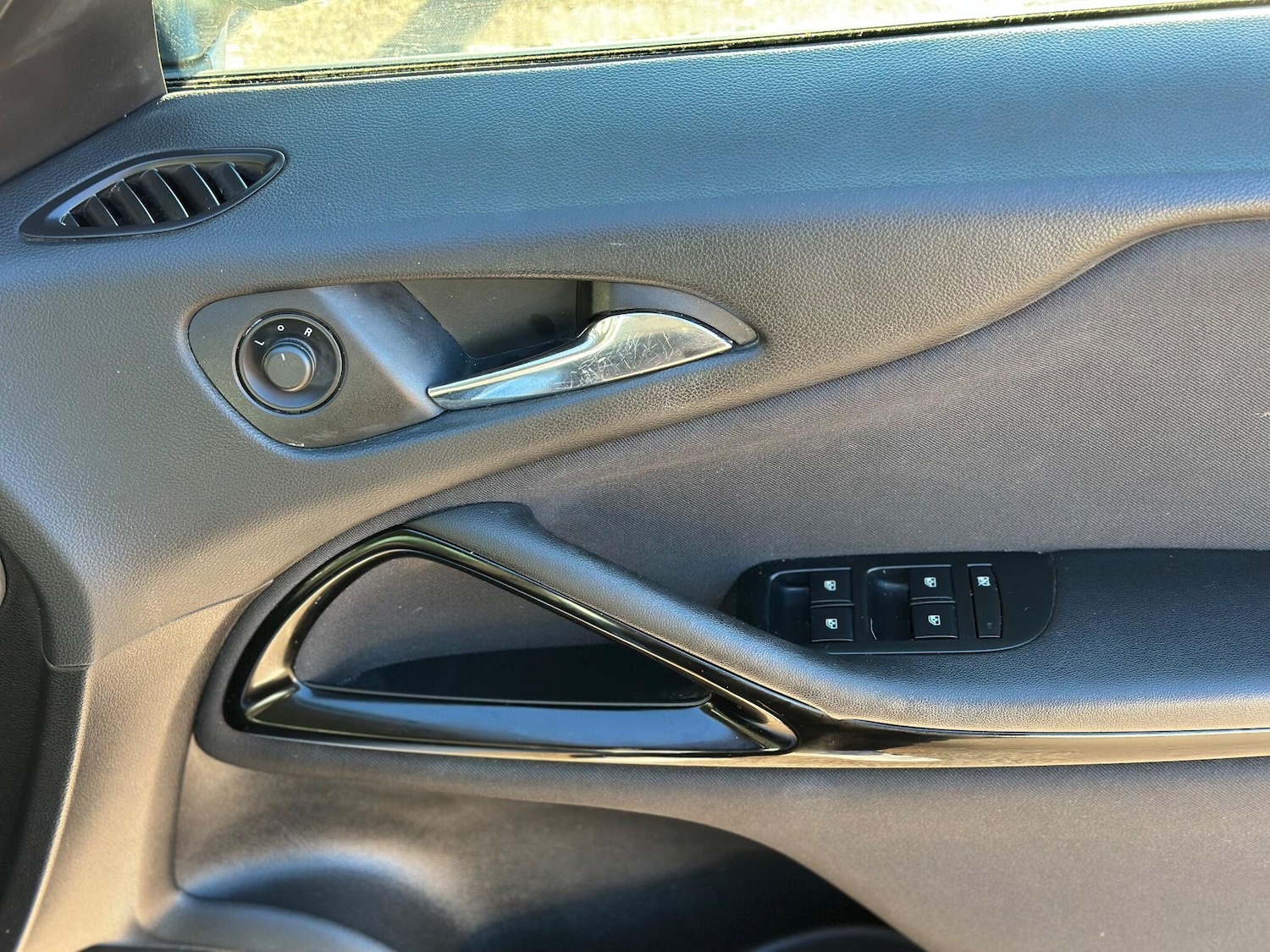 Used Vauxhall Zafira 2015 for sale - 76992275: Photo 21