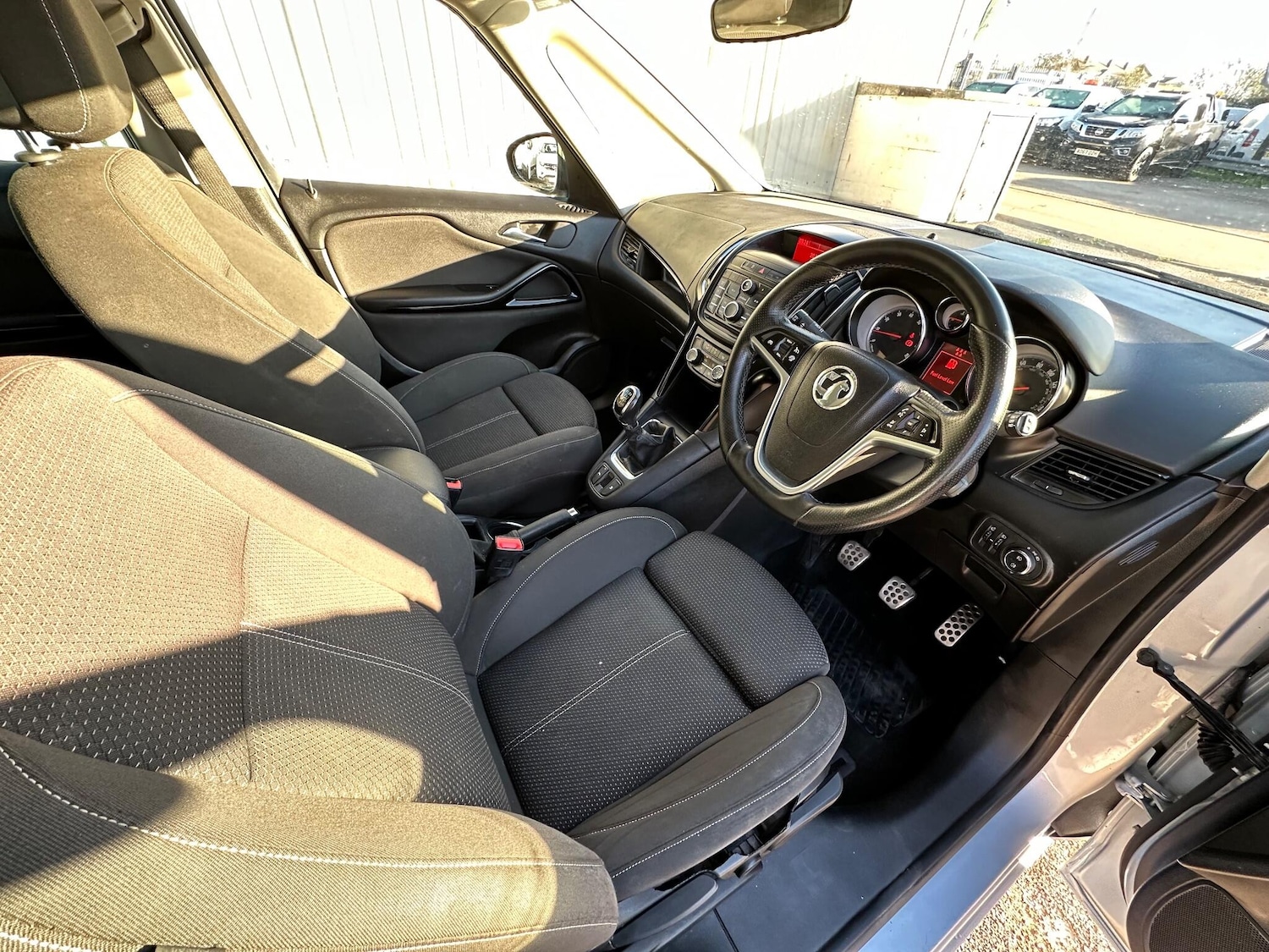 Used Vauxhall Zafira 2015 for sale - 76992275: Photo 24