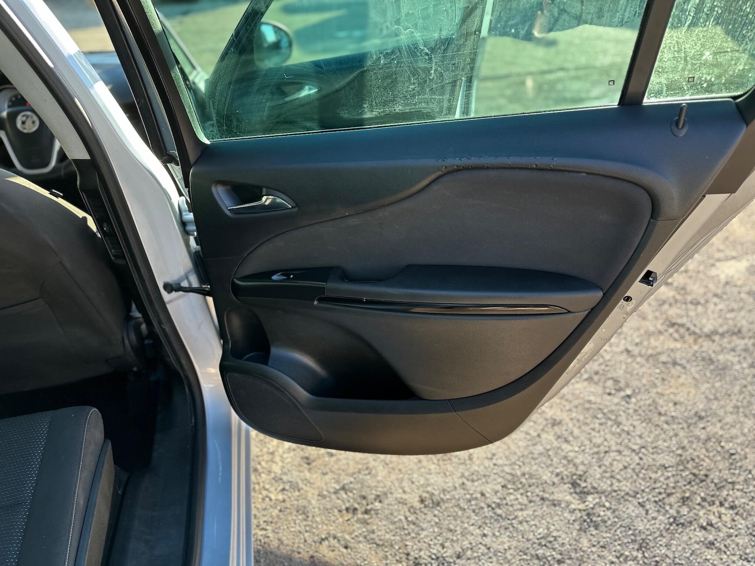 Used Vauxhall Zafira 2015 for sale - 76992275: Photo 30