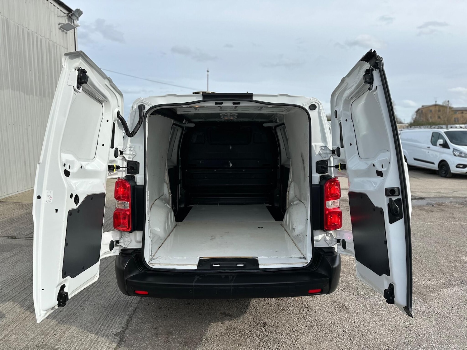 Used Vauxhall Vivaro 2020 for sale - 77883051: Photo 11