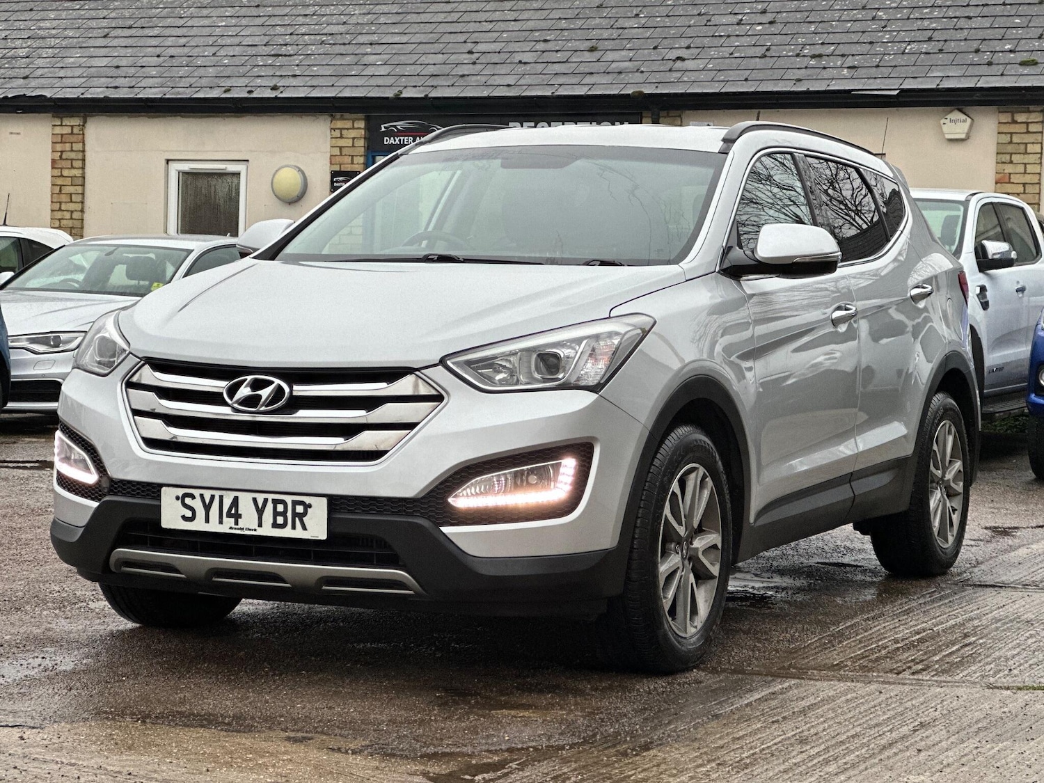 Used Hyundai Santa Fe 2014 for sale - 77455328: Photo 2