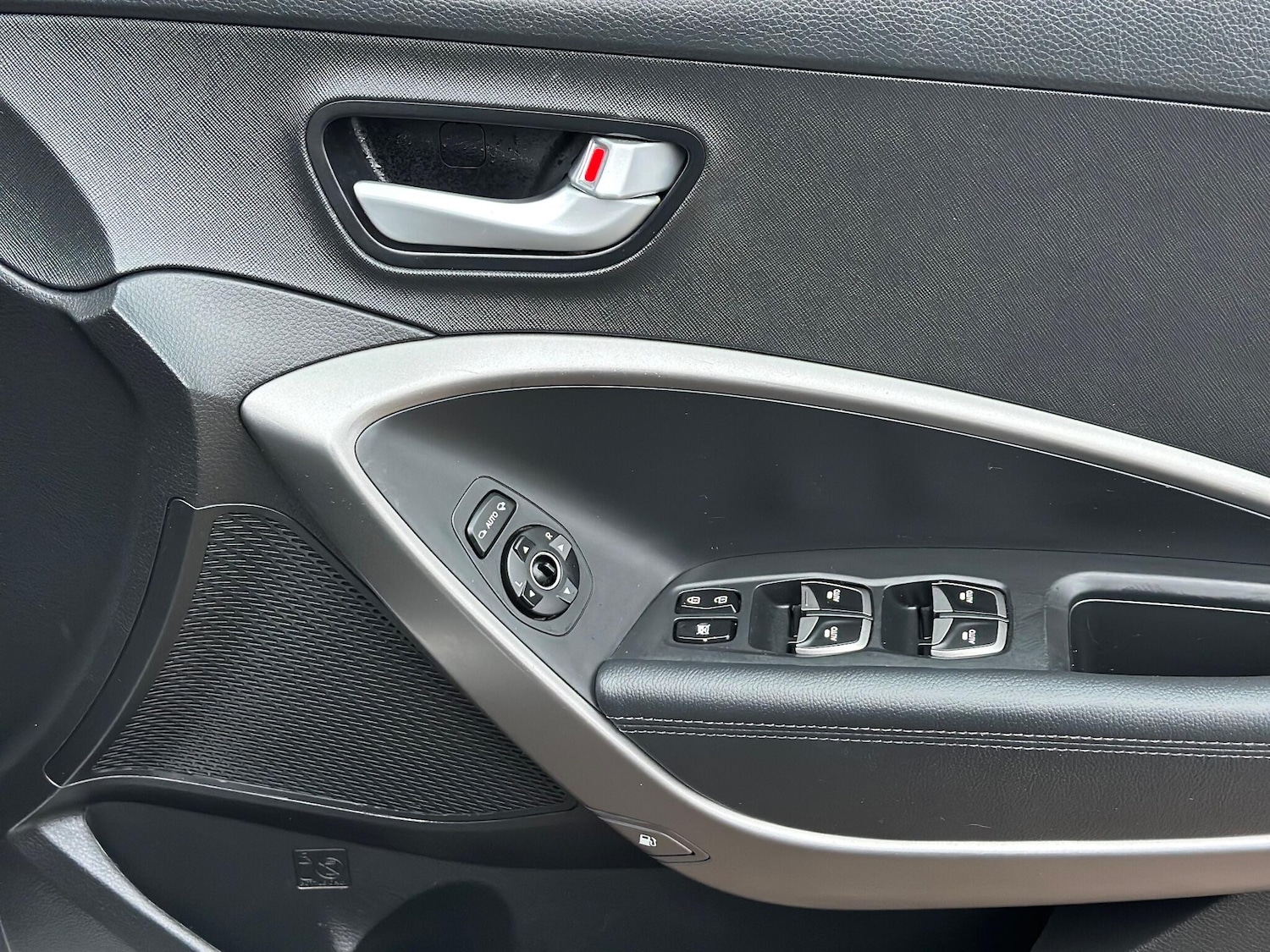 Used Hyundai Santa Fe 2014 for sale - 77455328: Photo 33