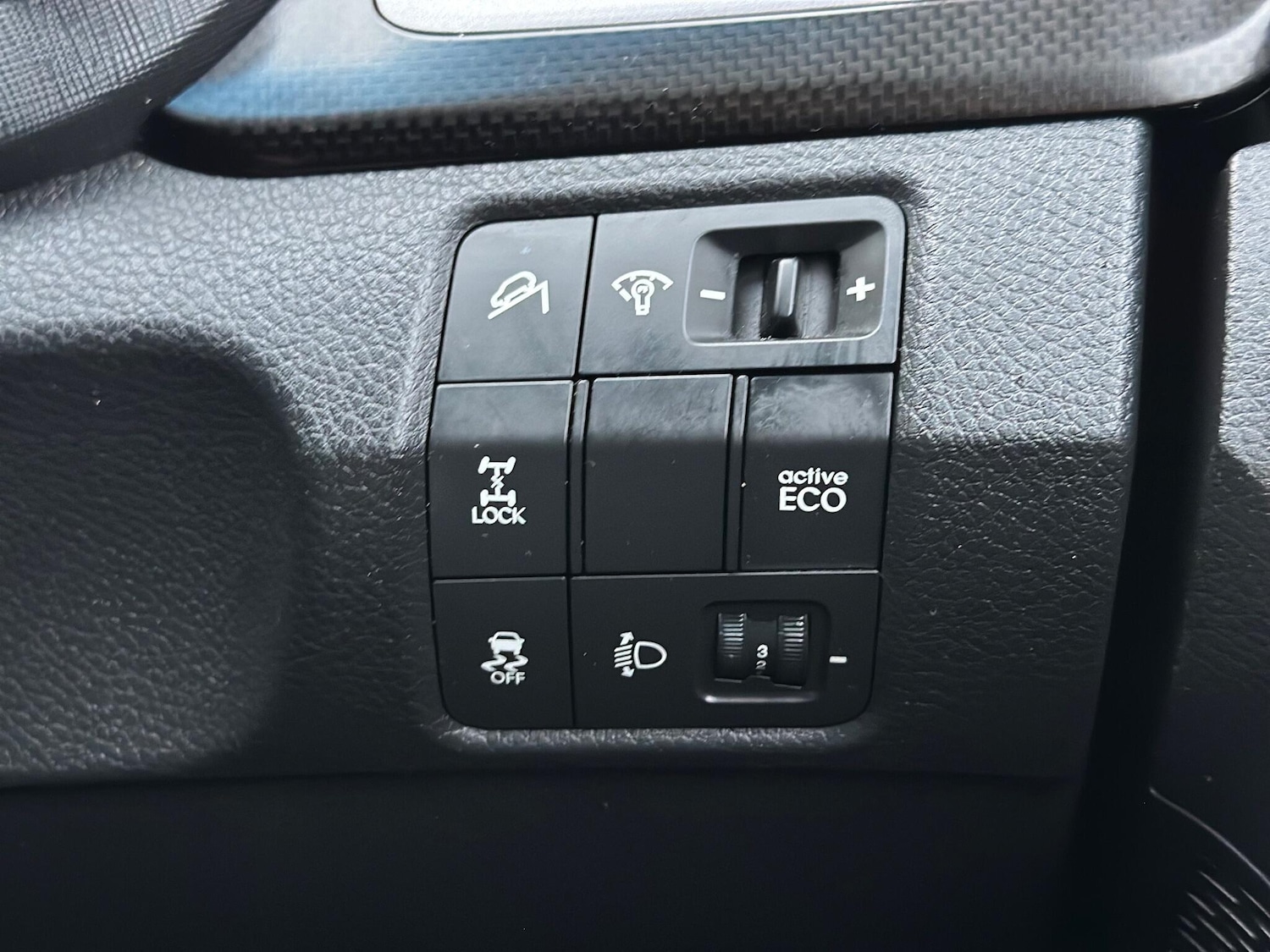 Used Hyundai Santa Fe 2014 for sale - 77455328: Photo 38