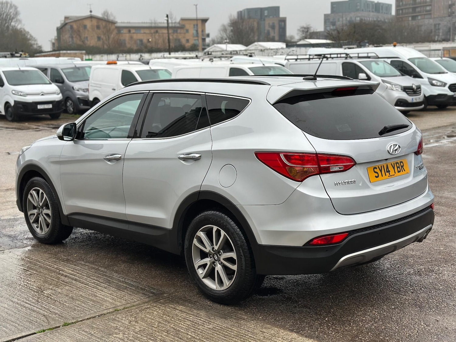 Used Hyundai Santa Fe 2014 for sale - 77455328: Photo 4