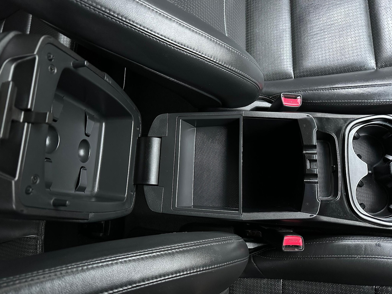 Used Hyundai Santa Fe 2014 for sale - 77455328: Photo 44