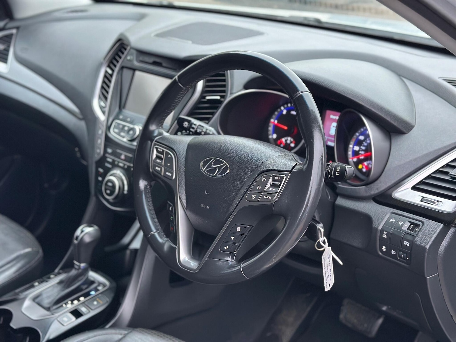 Used Hyundai Santa Fe 2014 for sale - 77455328: Photo 9