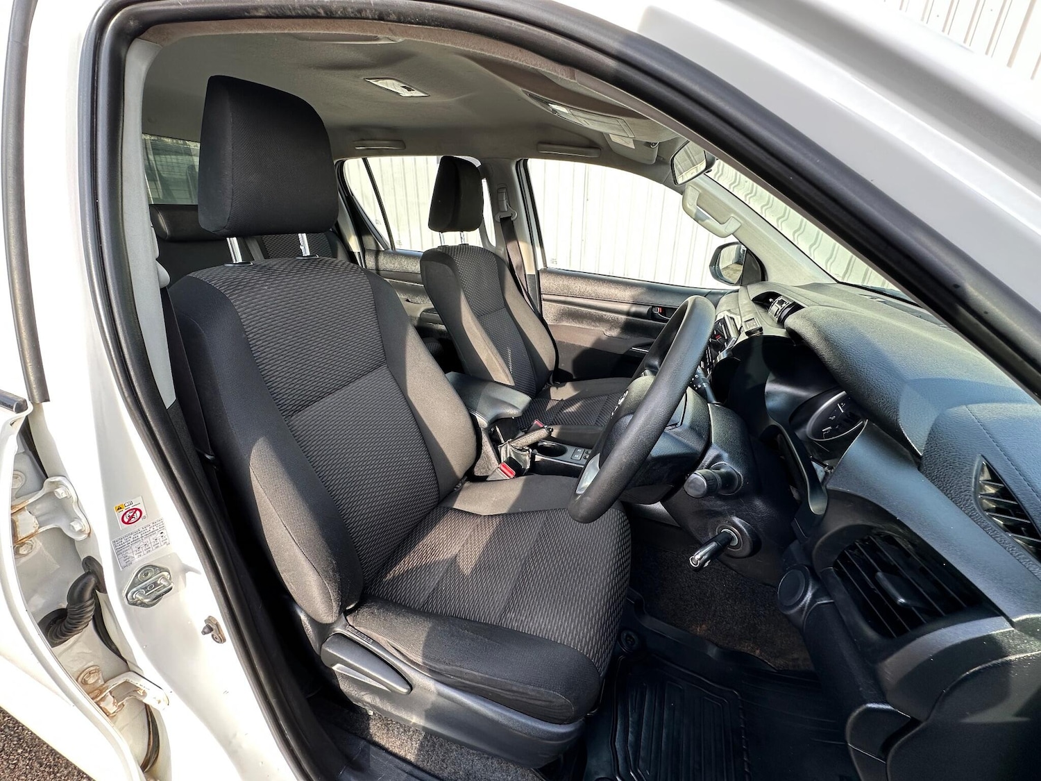 Used Toyota Hilux 2017 for sale - 77028890: Photo 15