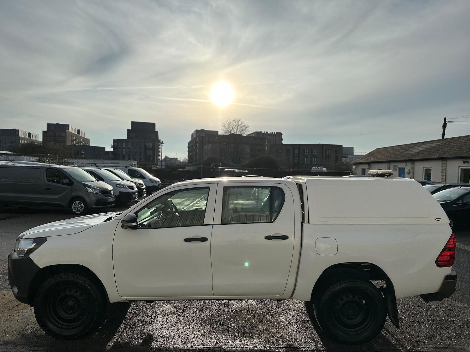 Used Toyota Hilux 2017 for sale - 77028890: Photo 19