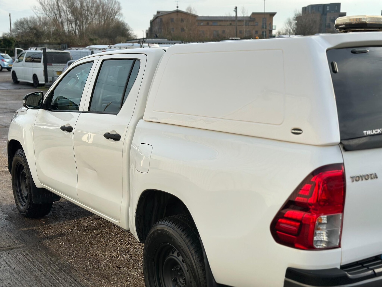 Used Toyota Hilux 2017 for sale - 77028890: Photo 26