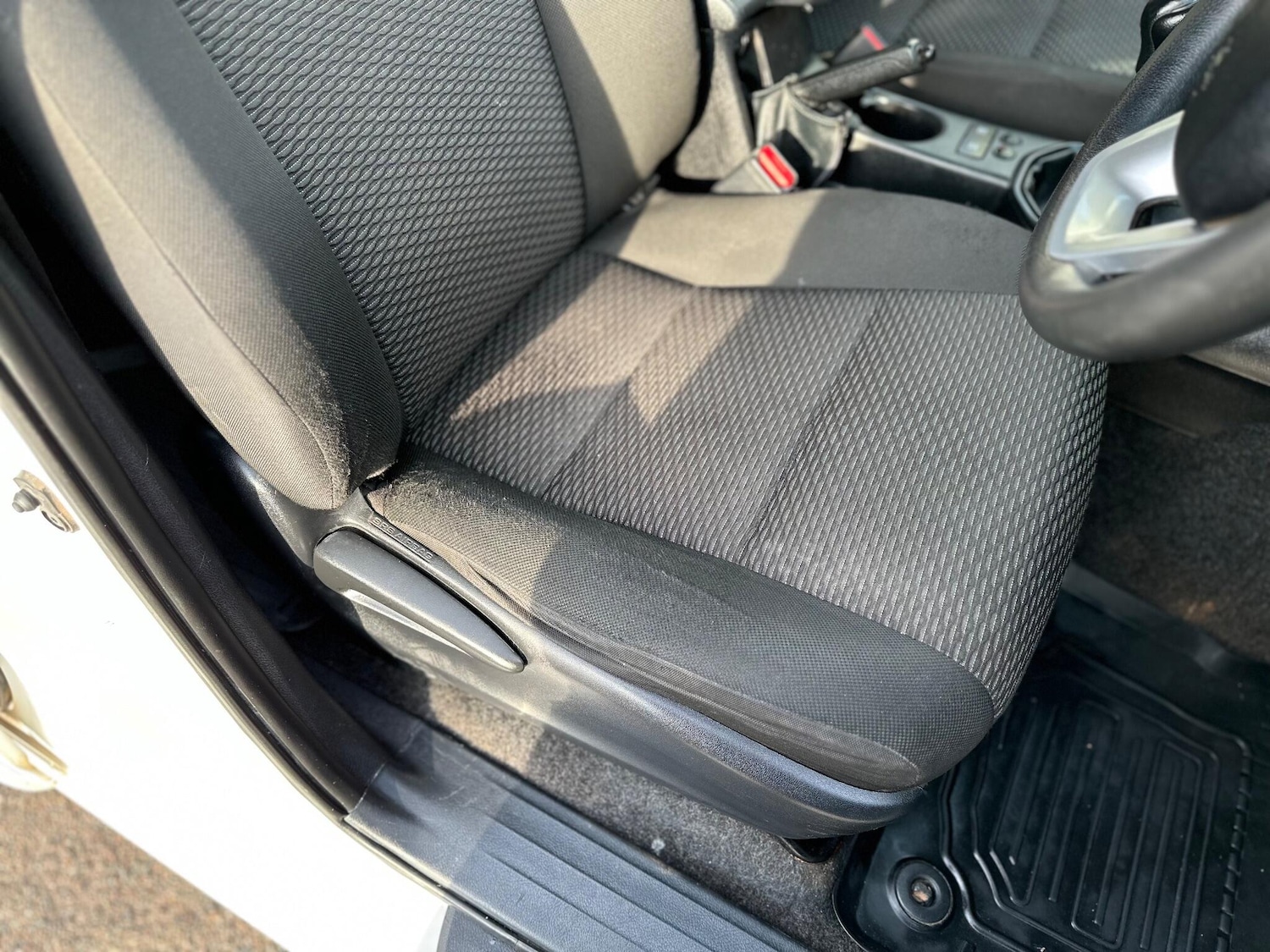 Used Toyota Hilux 2017 for sale - 77028890: Photo 30