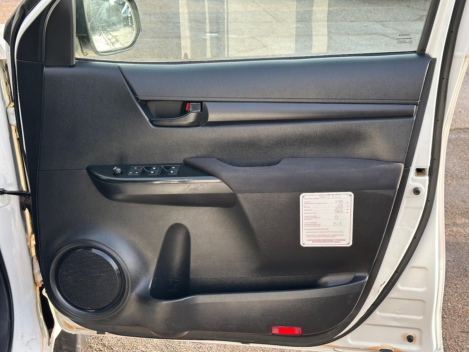 Used Toyota Hilux 2017 for sale - 77028890: Photo 31