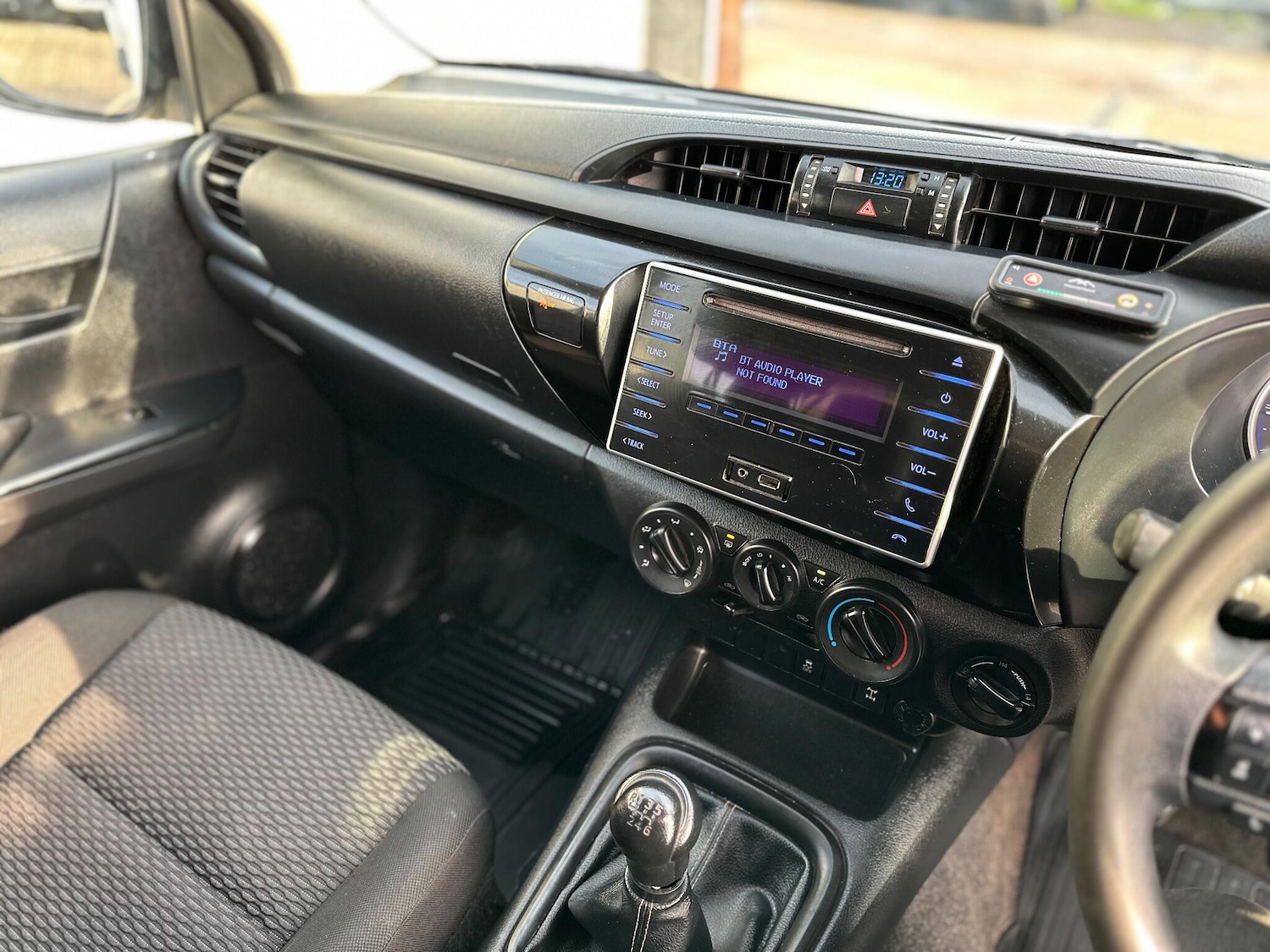 Used Toyota Hilux 2017 for sale - 77028890: Photo 36