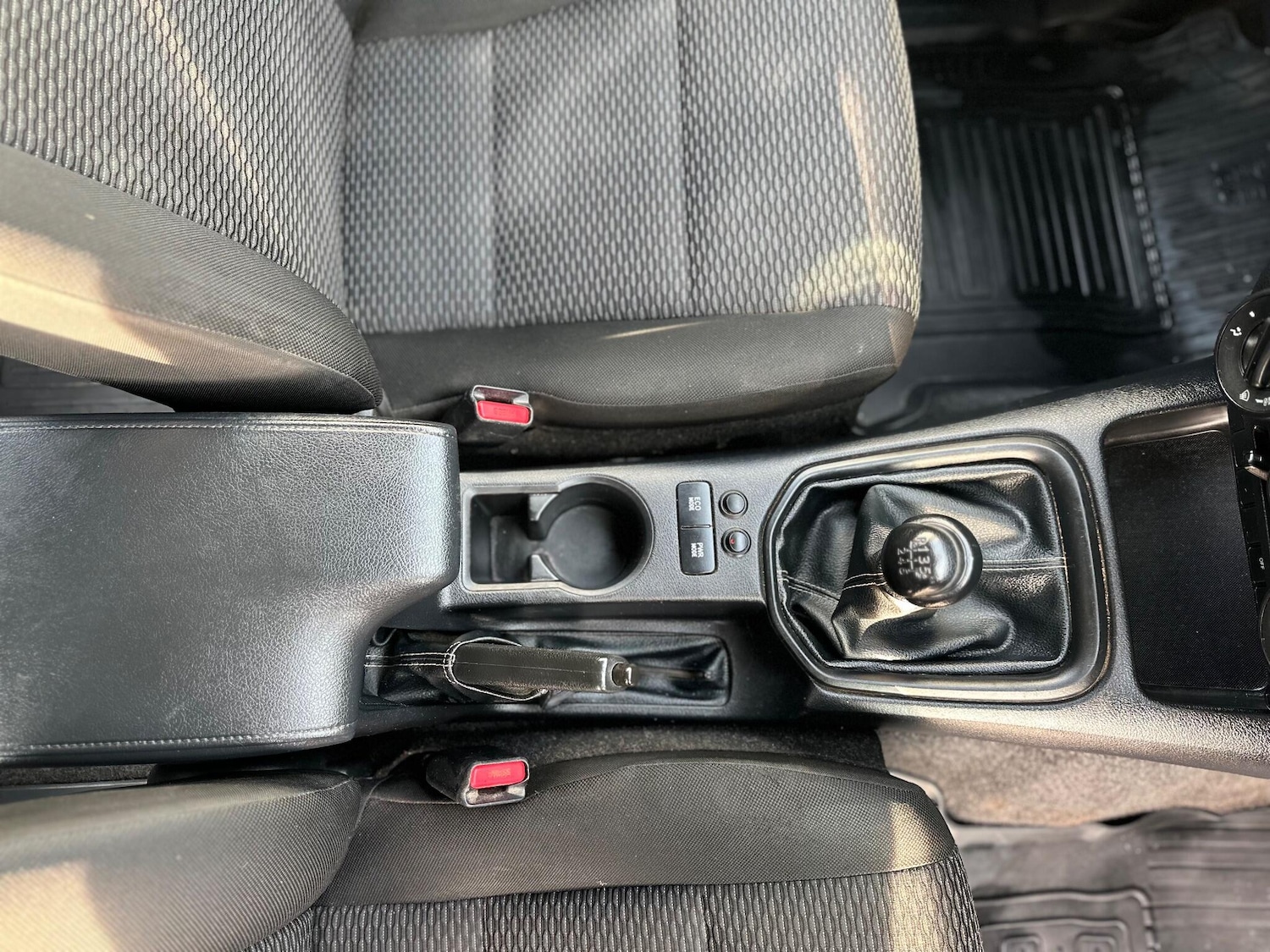 Used Toyota Hilux 2017 for sale - 77028890: Photo 37