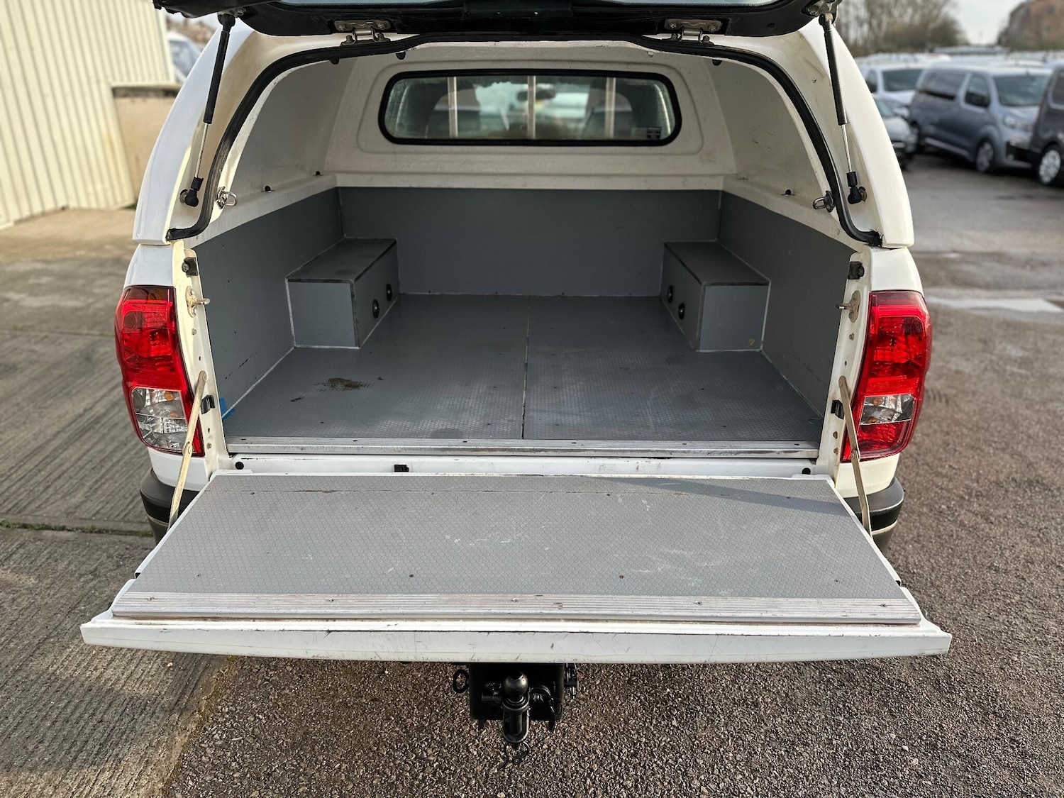 Used Toyota Hilux 2017 for sale - 77028890: Photo 49