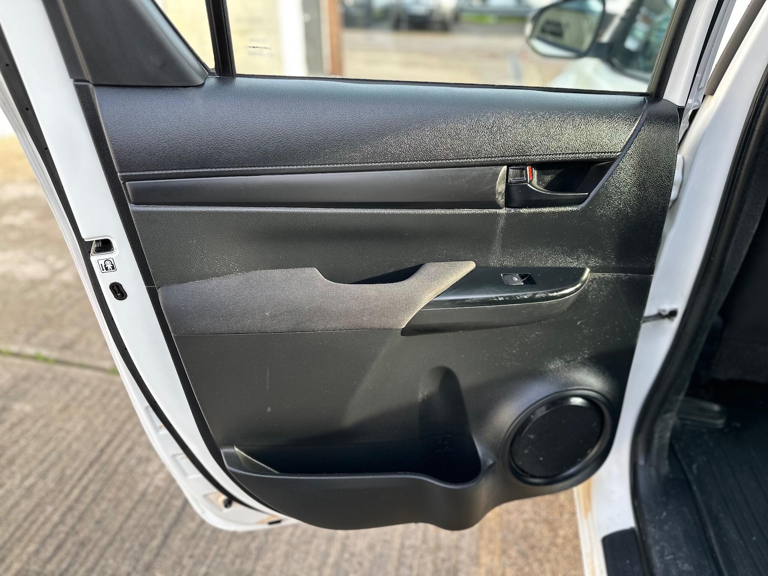 Used Toyota Hilux 2017 for sale - 77028890: Photo 50