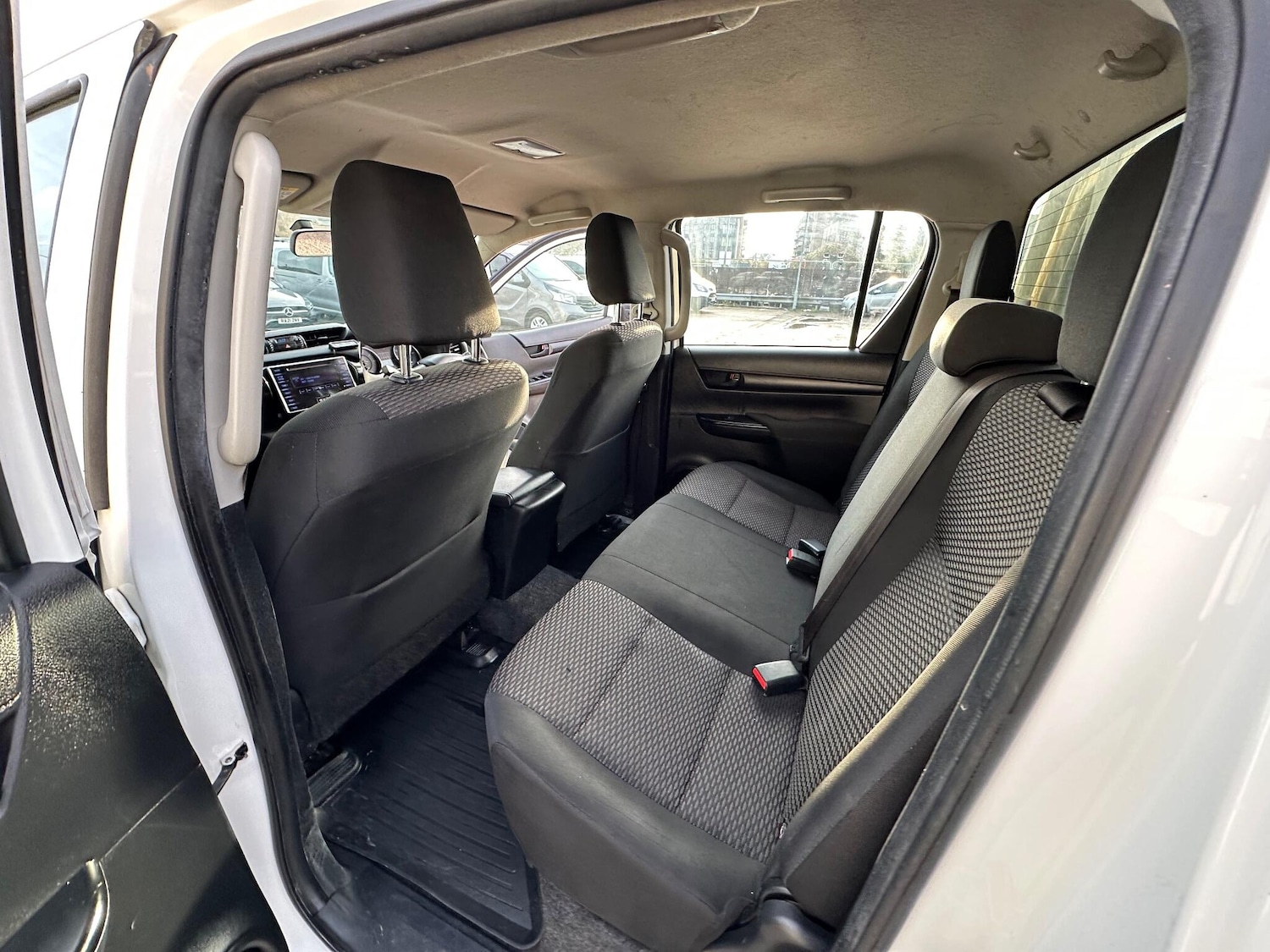 Used Toyota Hilux 2017 for sale - 77028890: Photo 52