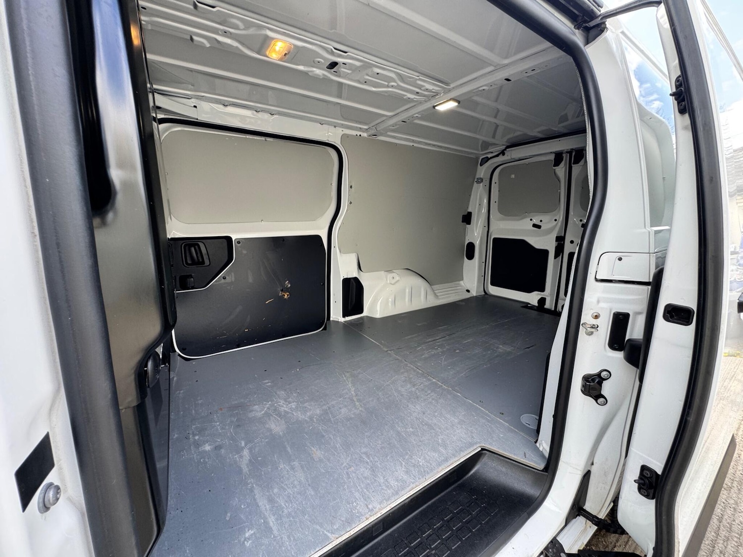 Used Vauxhall Vivaro for sale - 78214770: Photo 45