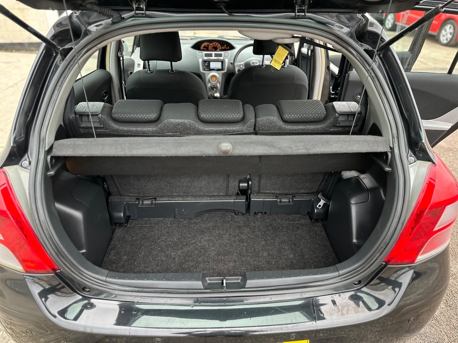 Used Toyota Yaris 2011 for sale - 77376799: Photo 16