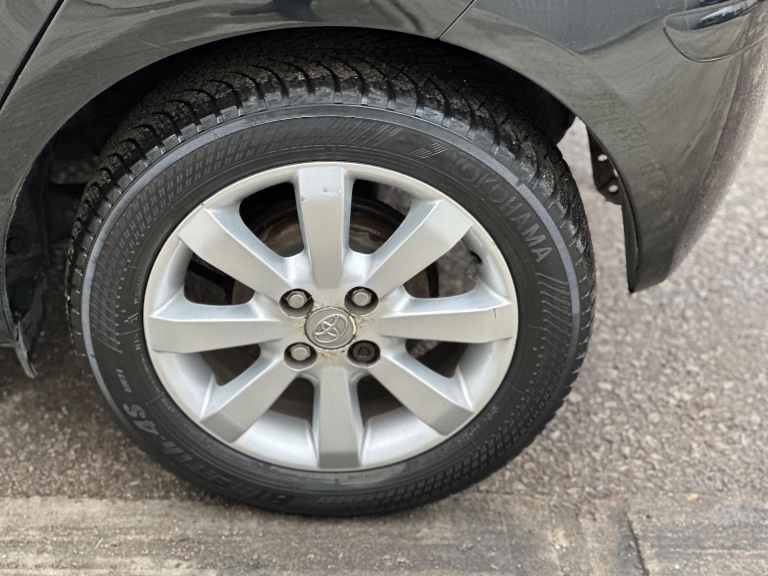 Used Toyota Yaris 2011 for sale - 77376799: Photo 19