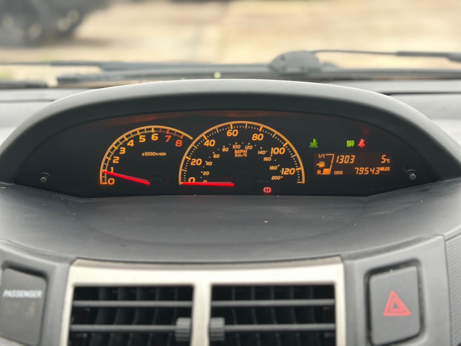 Used Toyota Yaris 2011 for sale - 77376799: Photo 25