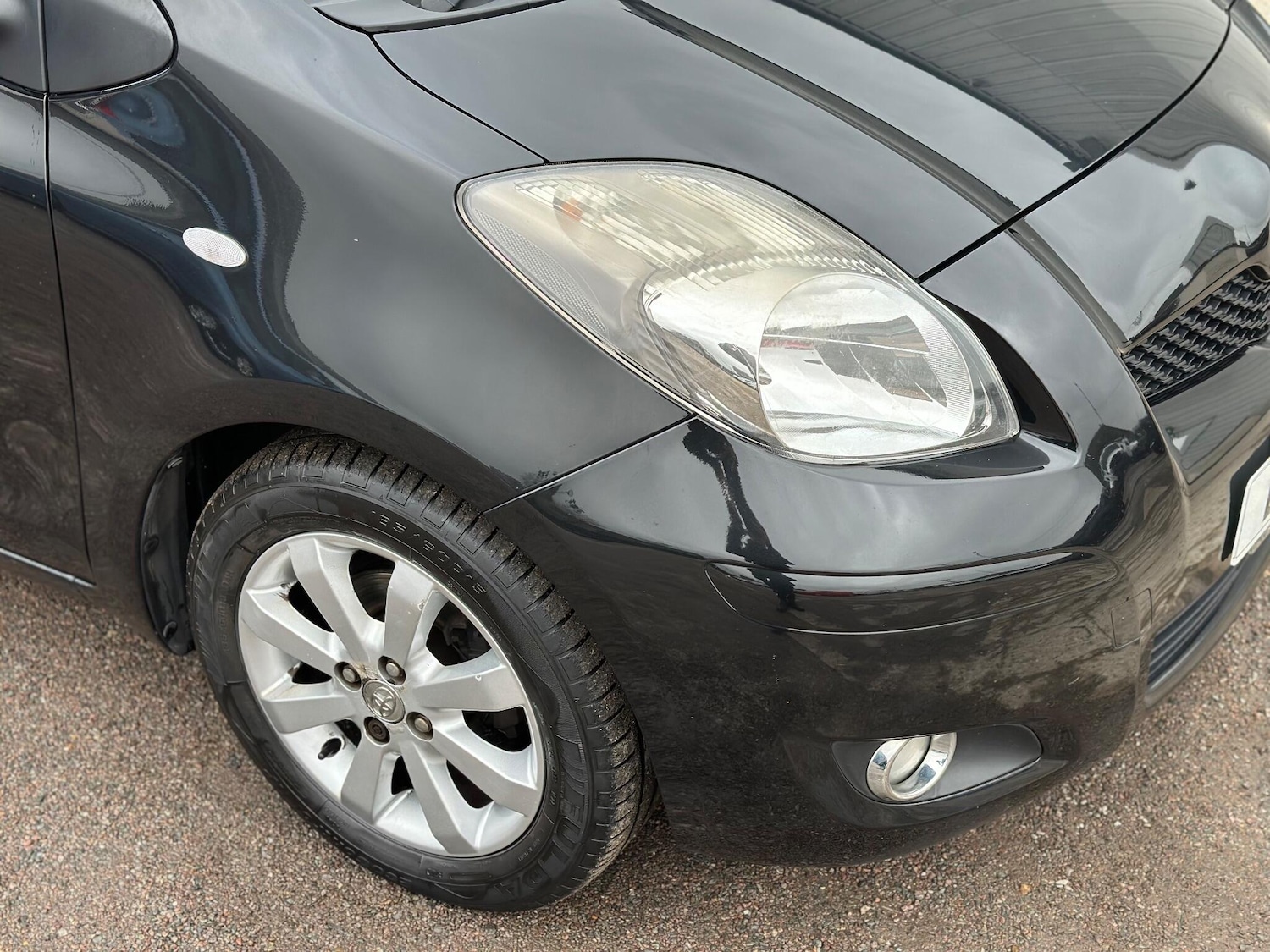 Used Toyota Yaris 2011 for sale - 77376799: Photo 30