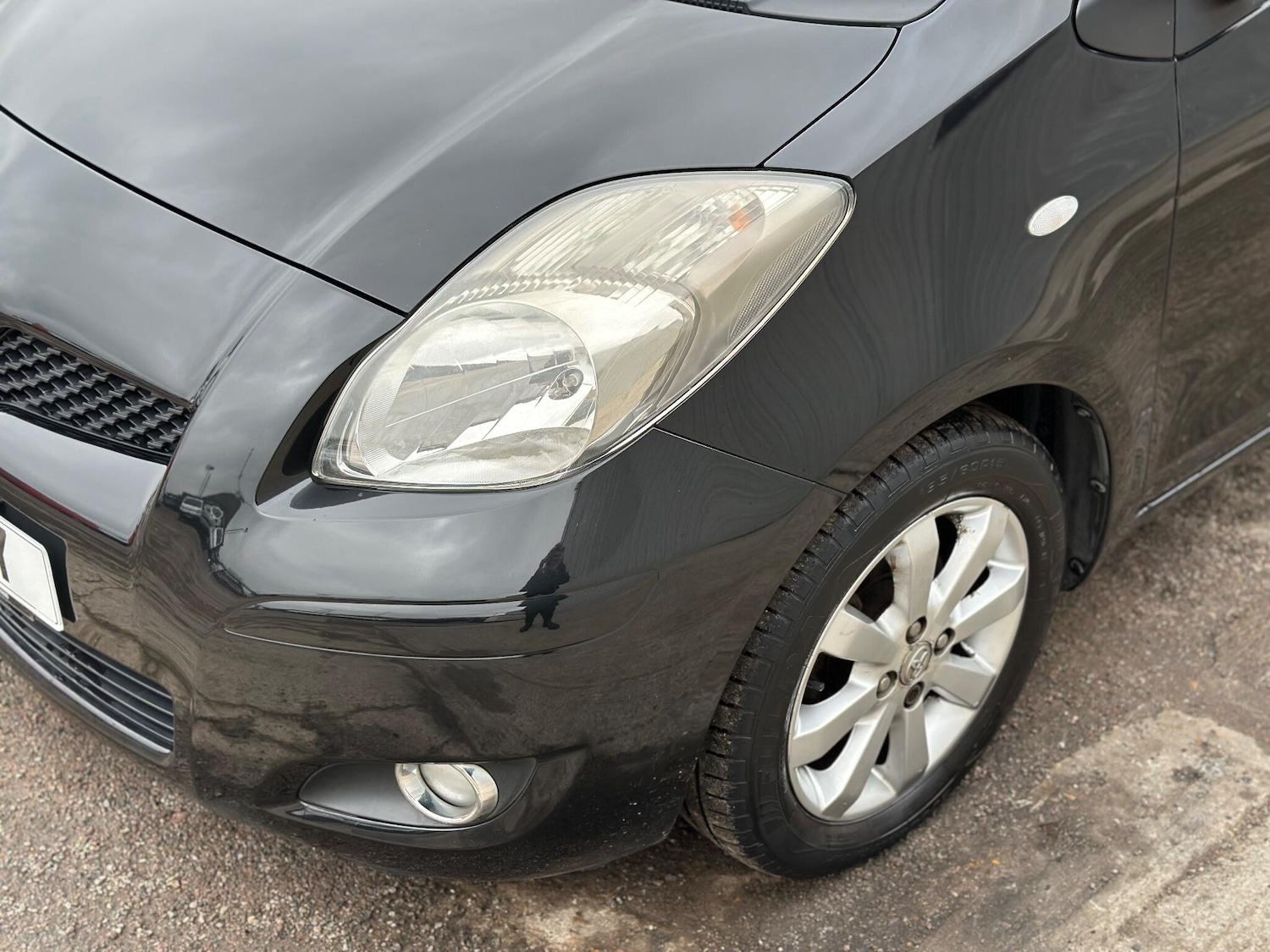 Used Toyota Yaris 2011 for sale - 77376799: Photo 32