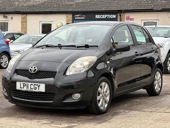Used Toyota Yaris 2011 for sale - 77376799: Photo