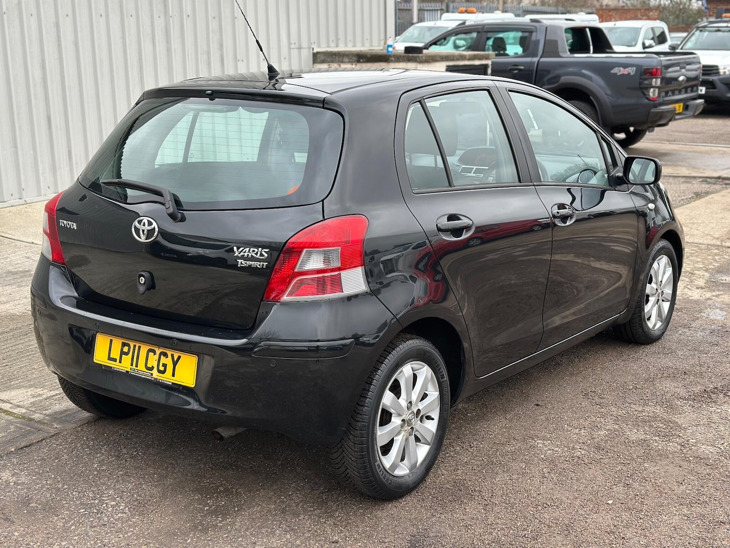 Used Toyota Yaris 2011 for sale - 77376799: Photo 7