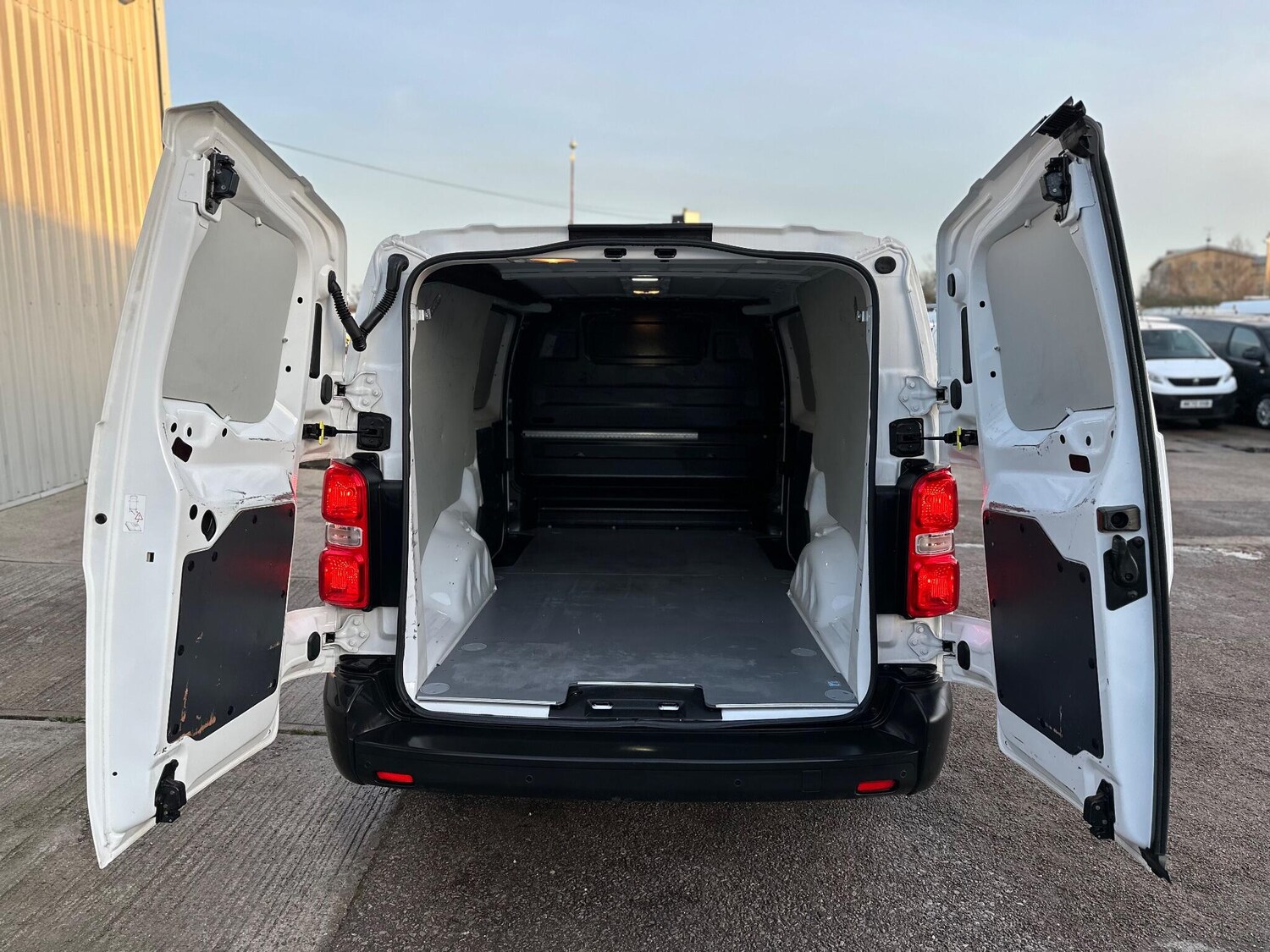 Used Vauxhall Vivaro 2021 for sale - 77358536: Photo 11