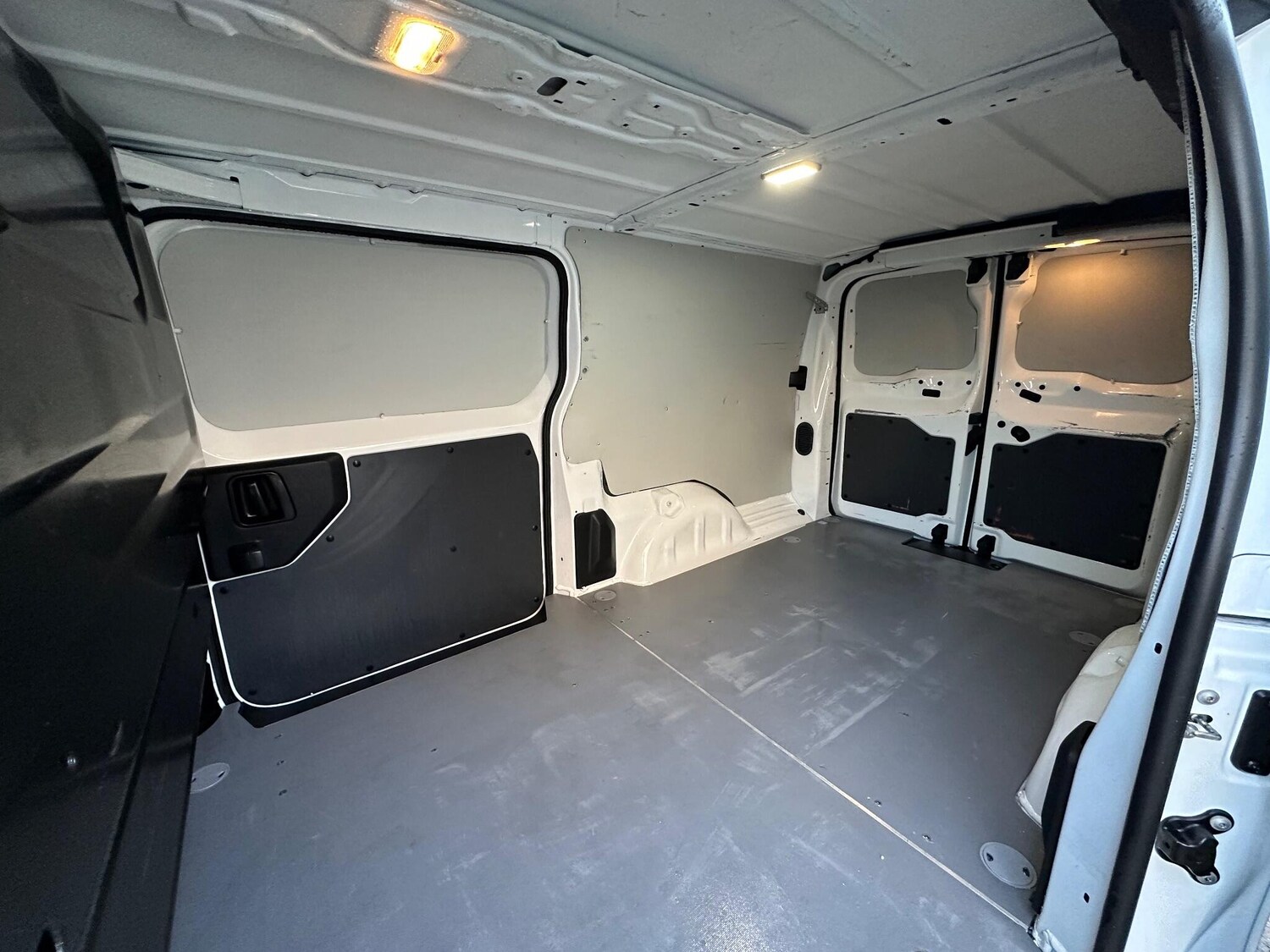 Used Vauxhall Vivaro 2021 for sale - 77358536: Photo 28