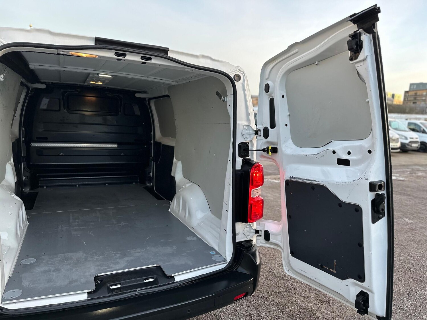 Used Vauxhall Vivaro 2021 for sale - 77358536: Photo 34