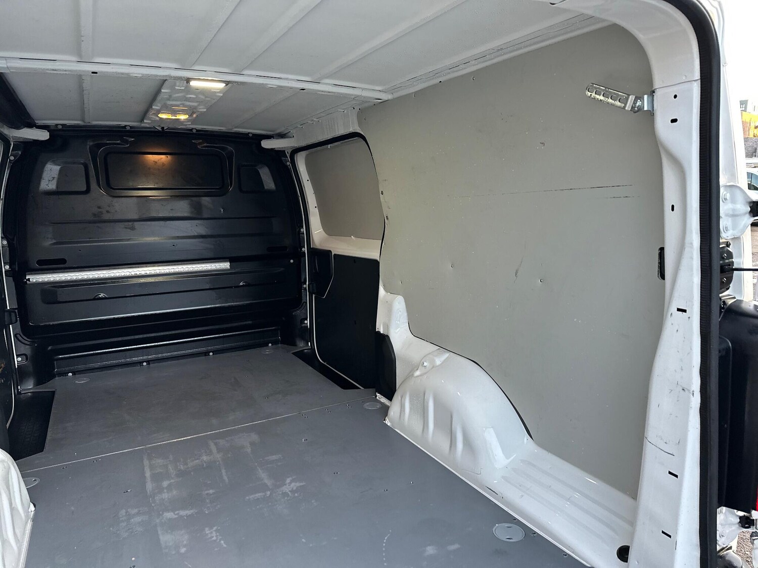 Used Vauxhall Vivaro 2021 for sale - 77358536: Photo 35