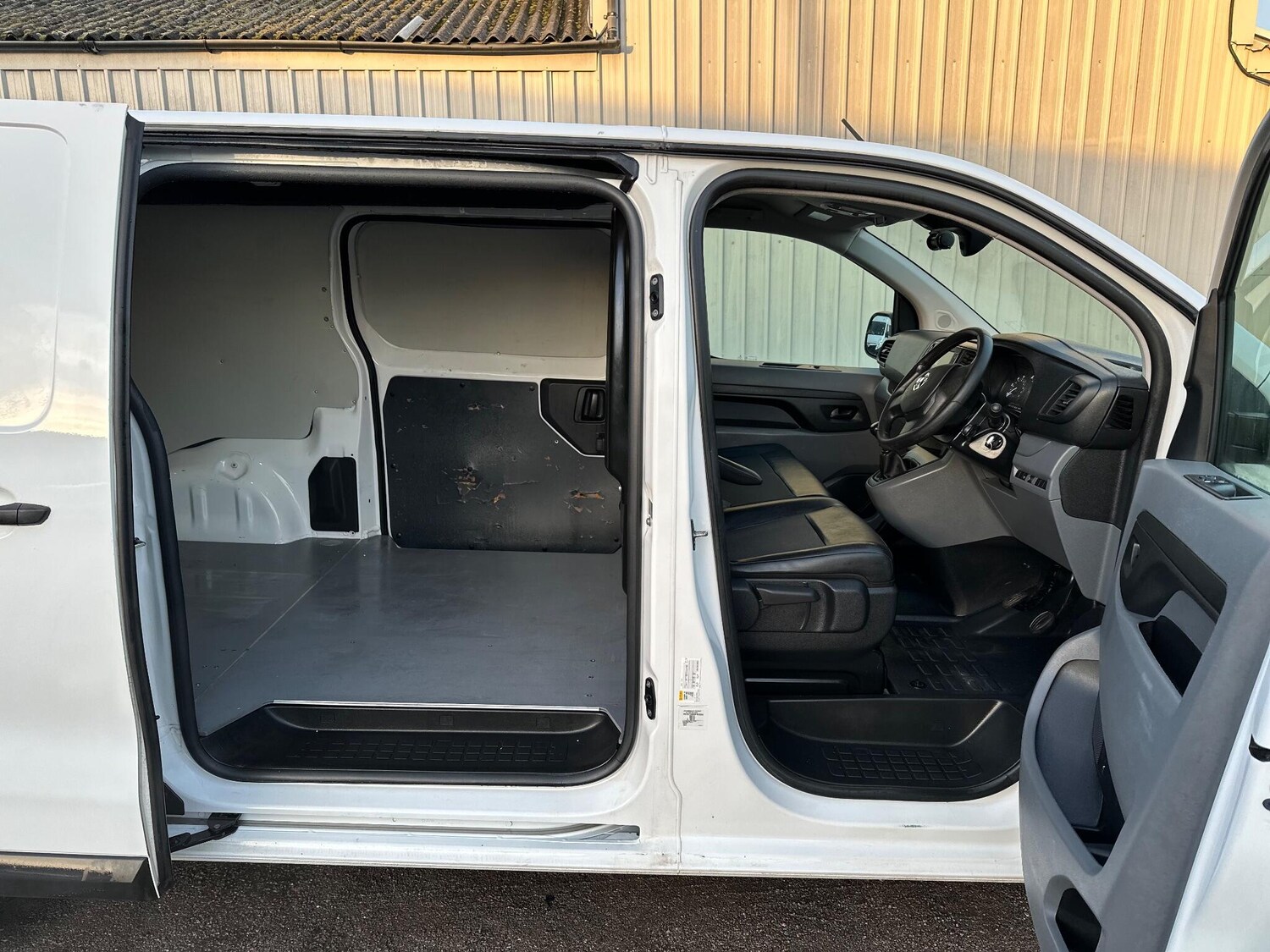 Used Vauxhall Vivaro 2021 for sale - 77358536: Photo 40