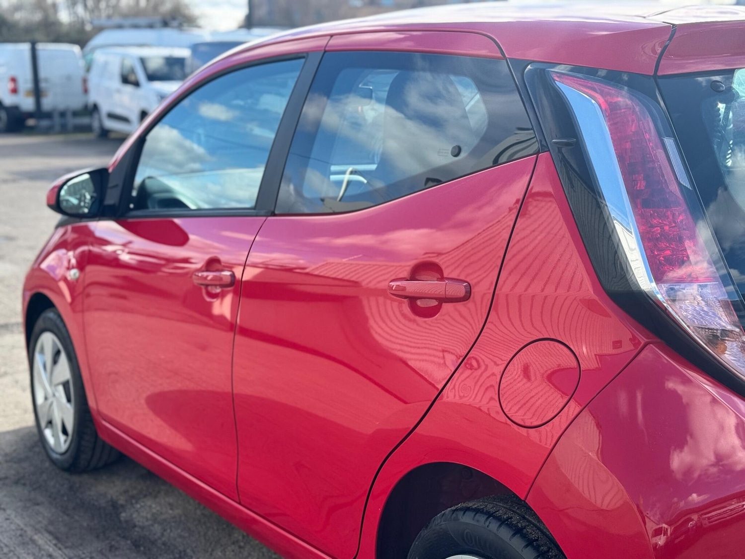 Used Toyota AYGO 2015 for sale - 77559556: Photo 26