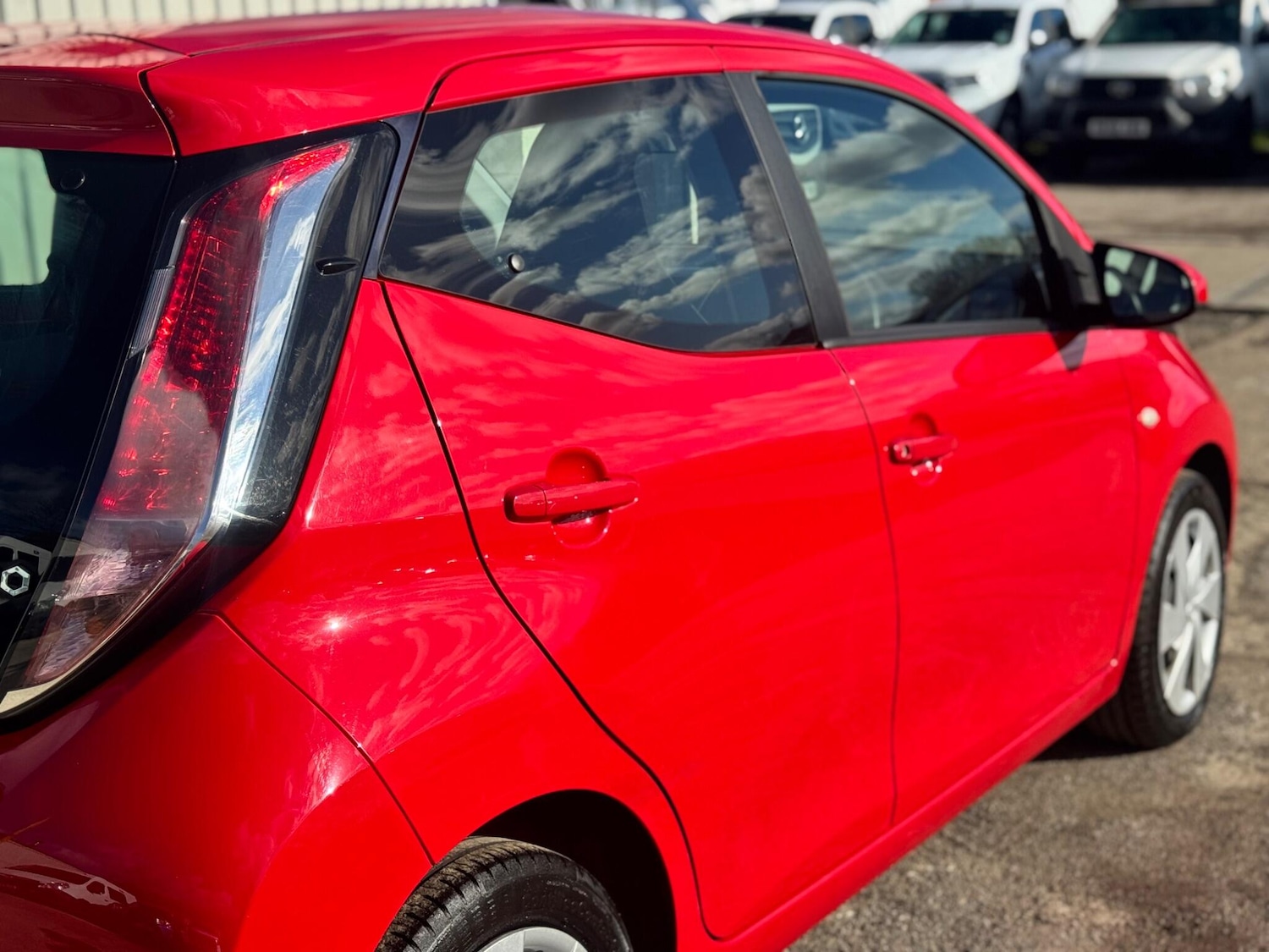 Used Toyota AYGO 2015 for sale - 77559556: Photo 28