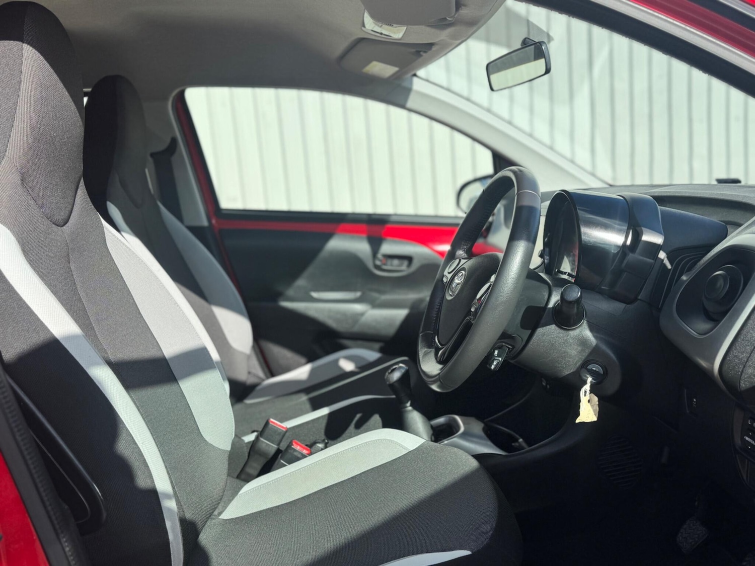 Used Toyota AYGO 2015 for sale - 77559556: Photo 34