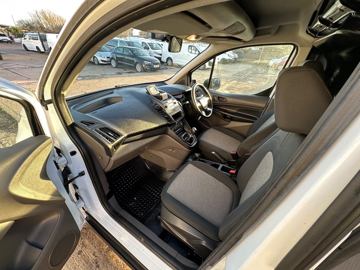 Used Ford Transit Connect 2019 for sale - 76899290: Photo 12