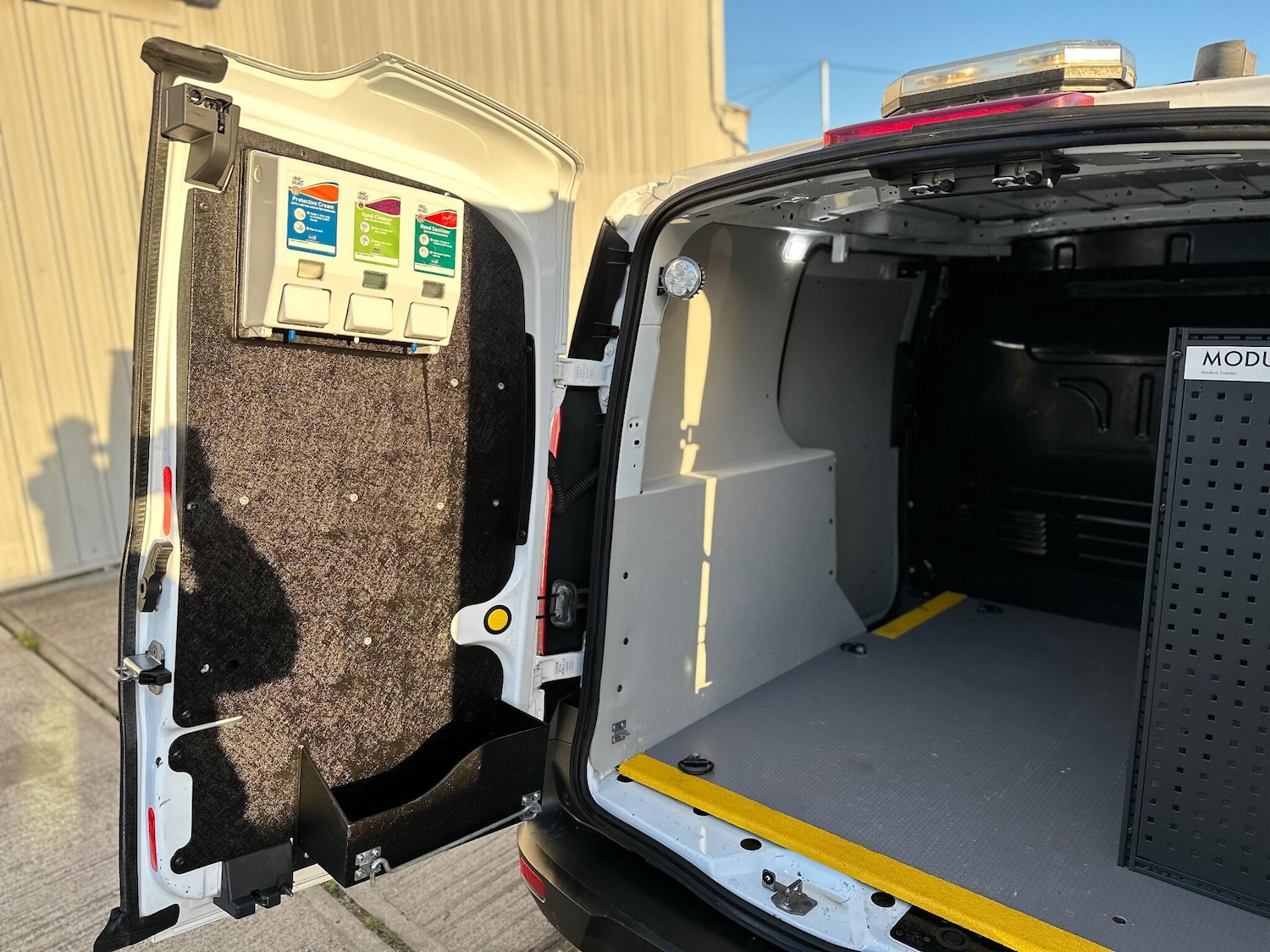 Used Ford Transit Connect 2019 for sale - 76899290: Photo 52