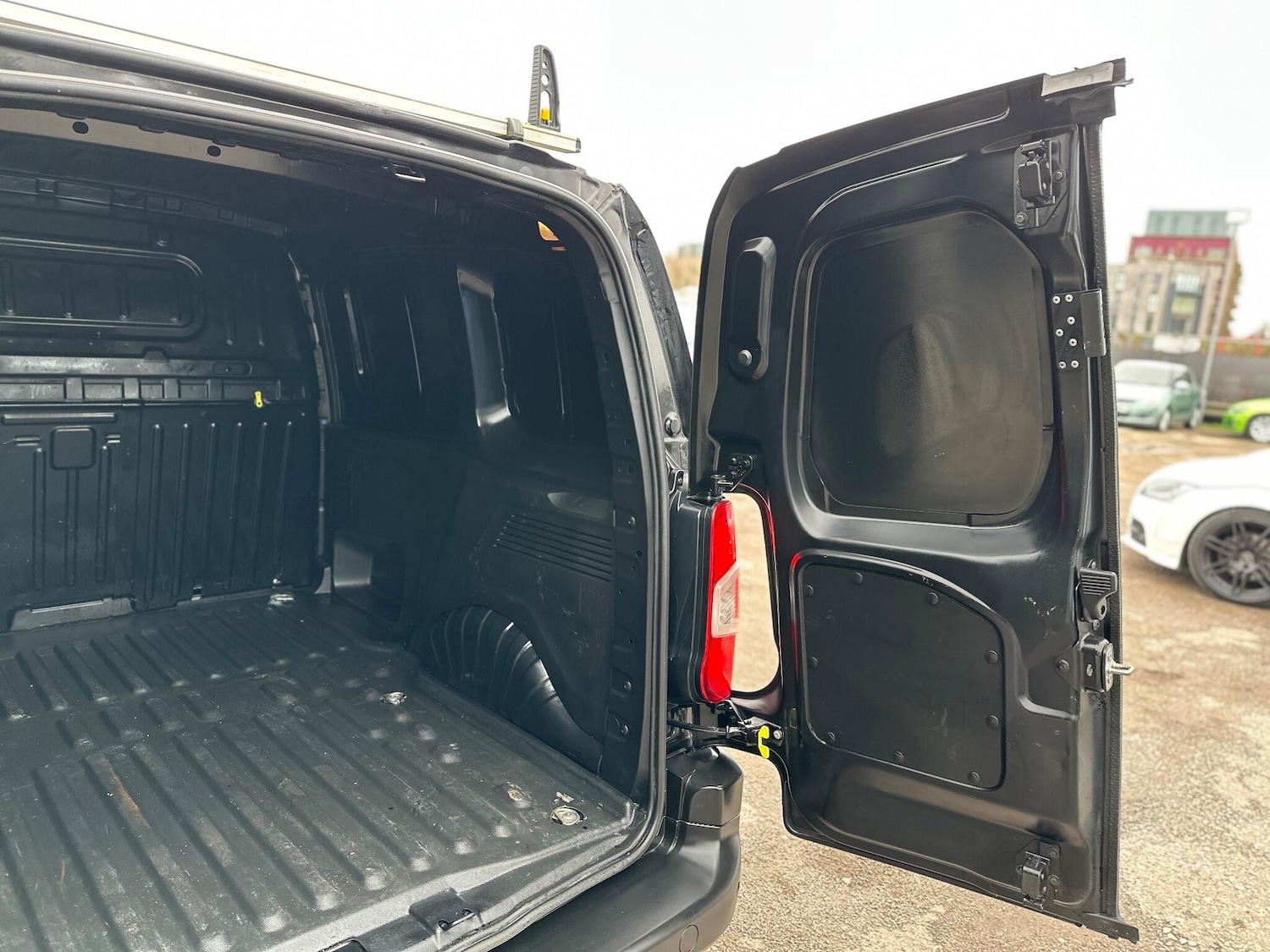 Used Citroen Berlingo 2021 for sale - 77633280: Photo 39