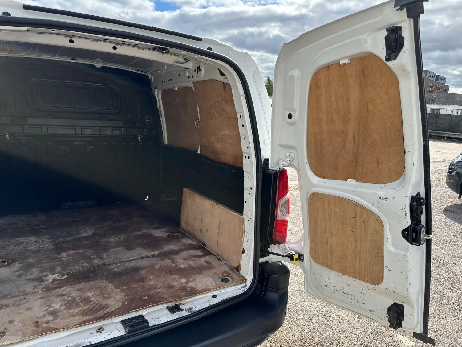 Used Peugeot Partner 2021 for sale - 75977874: Photo 41