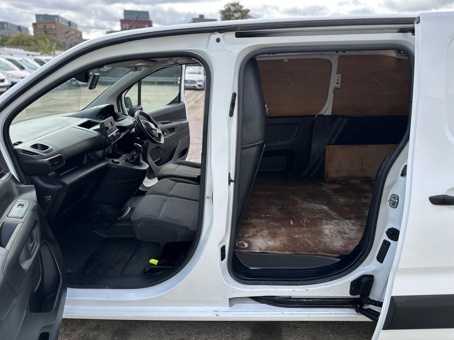 Used Peugeot Partner 2021 for sale - 75977874: Photo 46