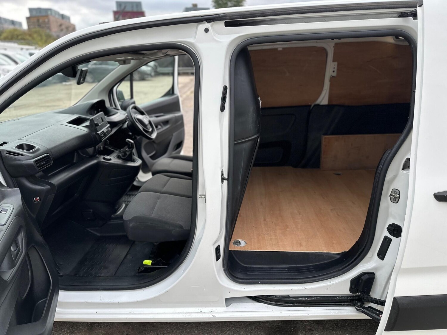 Used Peugeot Partner 2021 for sale - 75977874: Photo 48