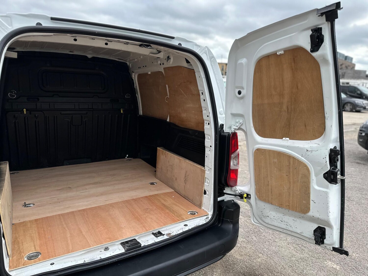 Used Peugeot Partner 2021 for sale - 75977874: Photo 54