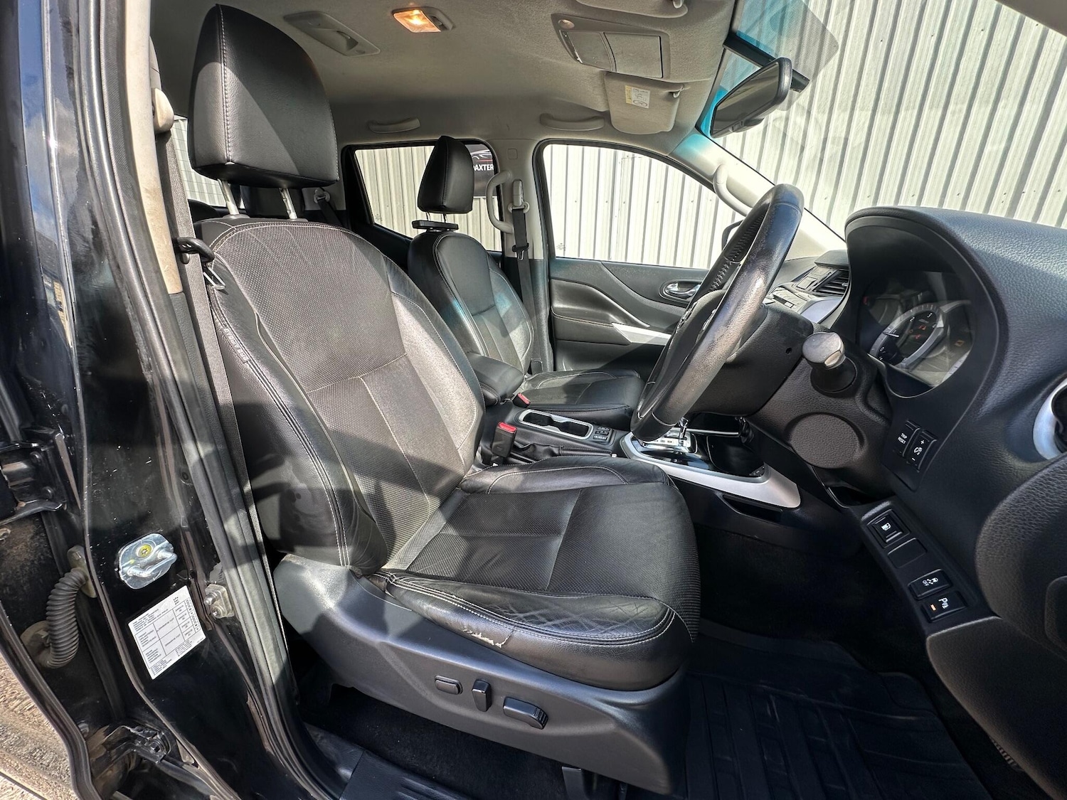 Used Nissan Navara 2017 for sale - 76714784: Photo 11