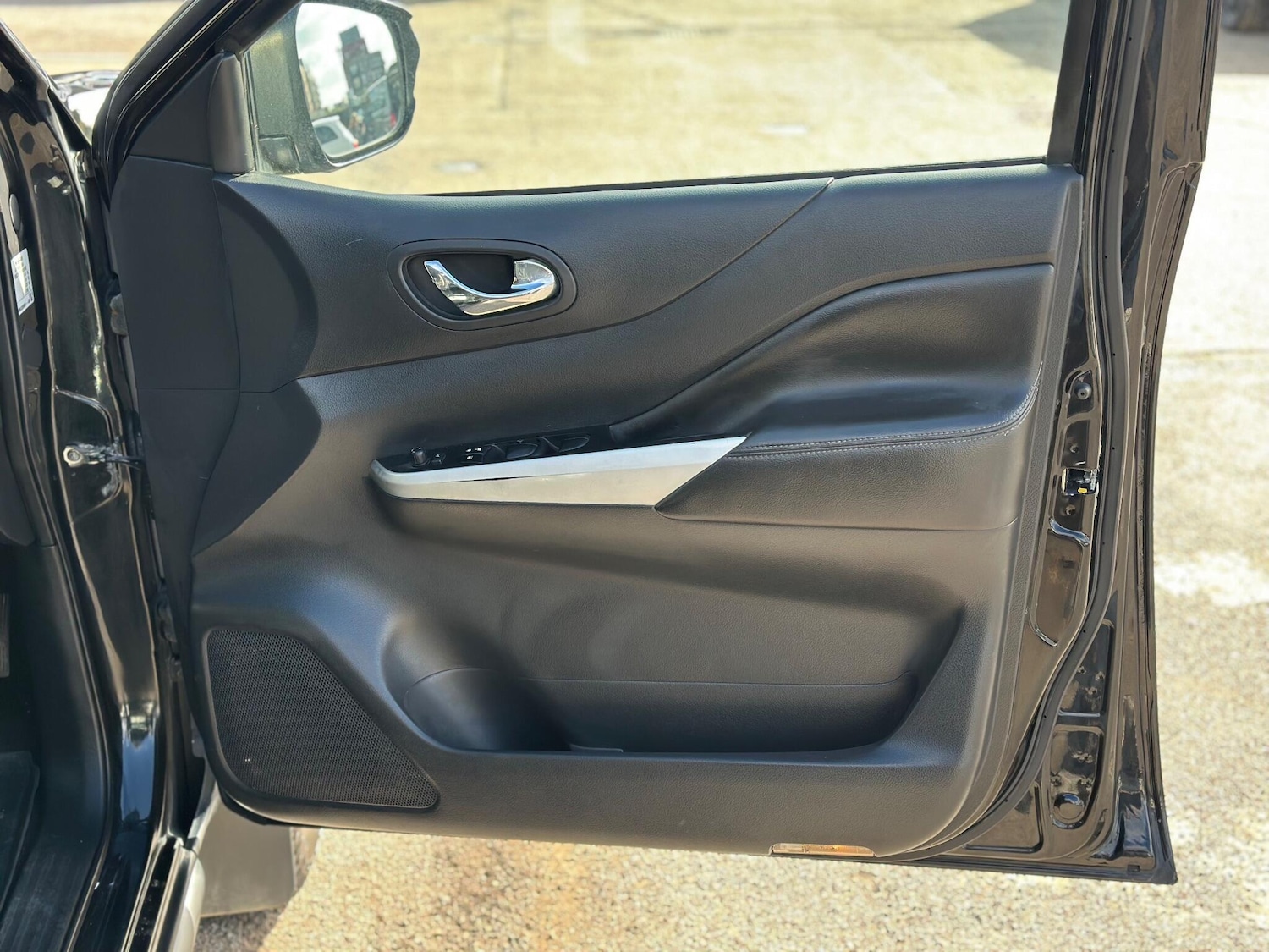 Used Nissan Navara 2017 for sale - 76714784: Photo 34