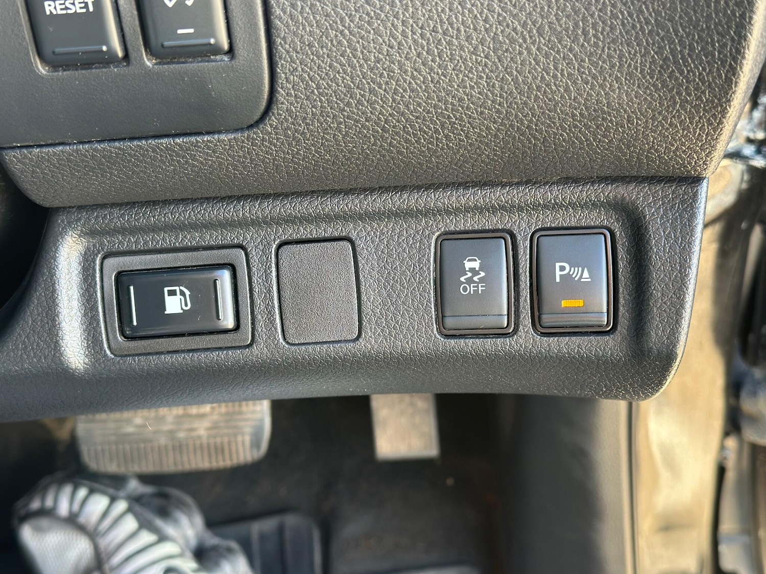 Used Nissan Navara 2017 for sale - 76714784: Photo 41