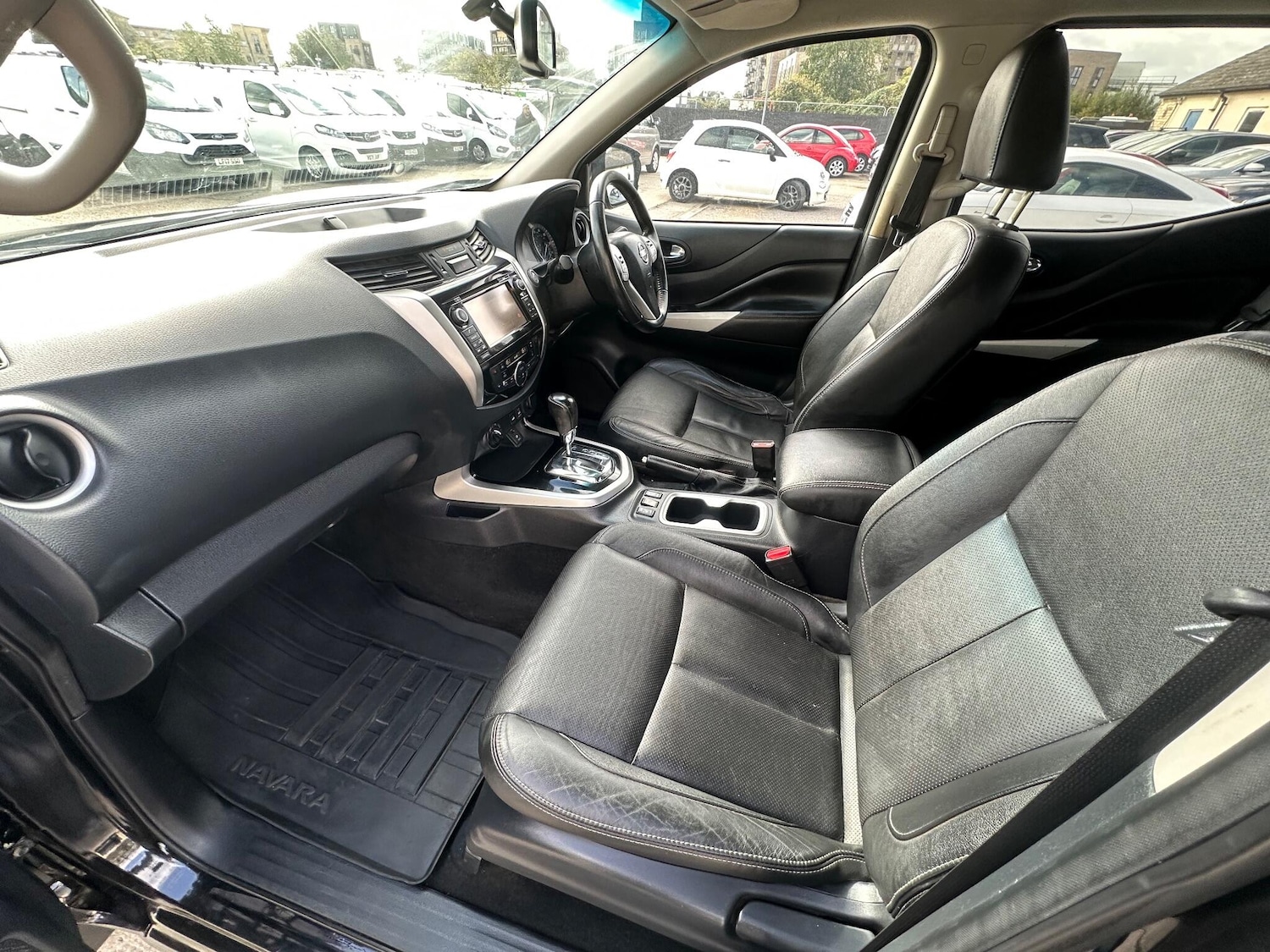 Used Nissan Navara 2017 for sale - 76714784: Photo 59